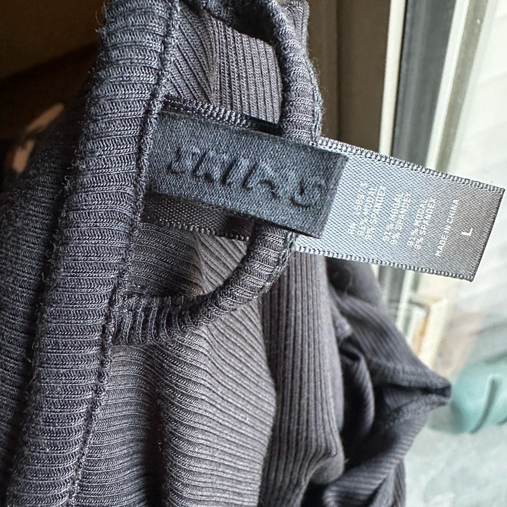 Skims Modal Button Down Size L - image 2